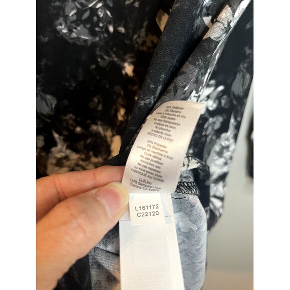 Lularoe Womens L Long Sleeve Tunic‎ Black White Floral EUC - Picture 5 of 7